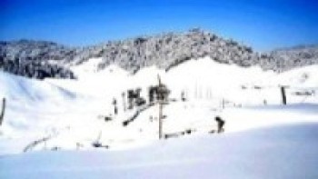 हिमपात भएपछि खप्तड आउने पर्यटकको सङ्ख्या ह्वातै बढ्यो