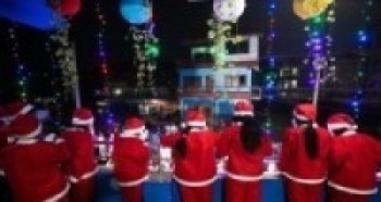 इसाई धर्मावलम्बीले ‘क्रिसमस डे’ मनाउँदै  