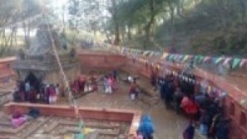 लेलेस्थित तिलेश्वरको सरस्वती कुण्डमा भक्तजनको भीड