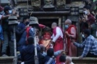 रातो मच्छिन्द्रनाथको रथारोहण   