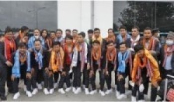 साफ उपविजेता नेपाली टोली नेपाल आइपुग्यो  : विमानस्थलमै स्वागत