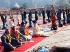 पशुपतिमा योग शिविर : योगपीठका आचार्य बालकृष्णसहित सहभागी