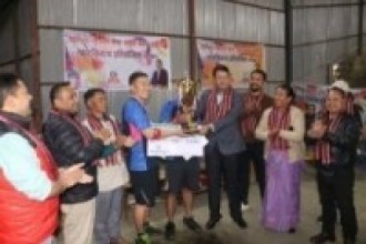 स्वर्गीय गोपाल श्रेष्ठको स्मृतिमा आयोजित तेस्रो स्व. गोपाल श्रेष्ठ स्मृति नगर स्तरीय ब्याडमिन्टन प्रतियोगिताको उपाधी  गणेश श्रेष्ठ र राजन उप्रेतीको जोडीले जितेको छ ।