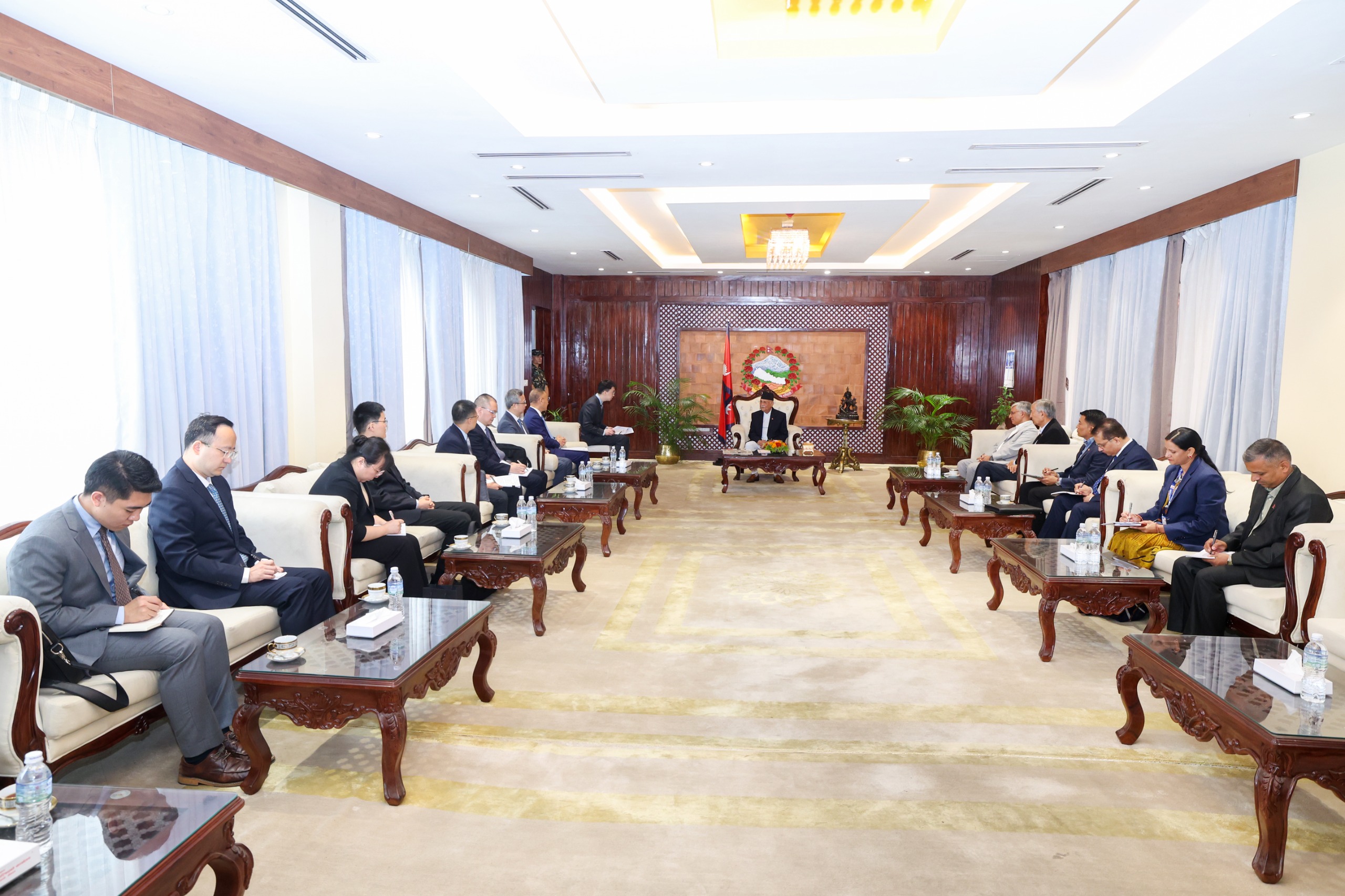 प्रधानमन्त्रीसँग चीनको अन्तरराष्ट्रिय विकास सहायता नियोगका अध्यक्षको भेट