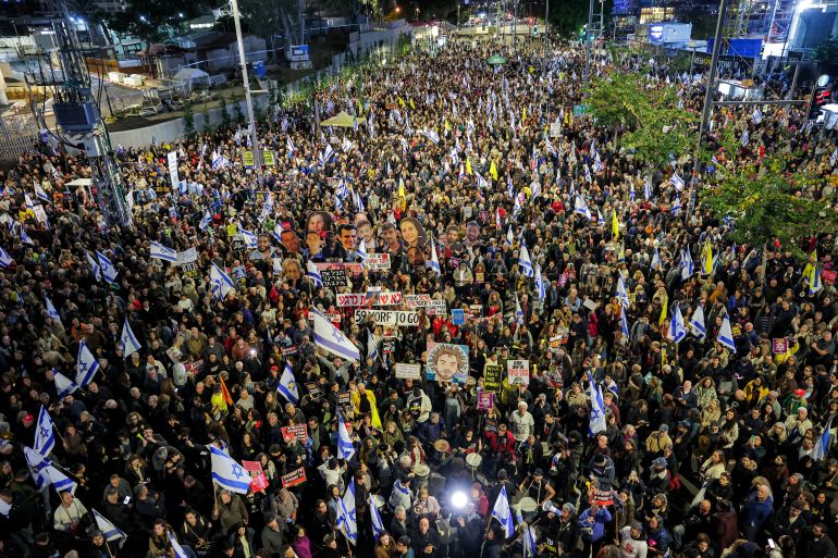 इजरायलका हजारौं जनता टर्च बालेर सडकमा, प्रधानमन्त्री नेतान्याहूविरूद्ध नाराबाजी र प्रदर्शन