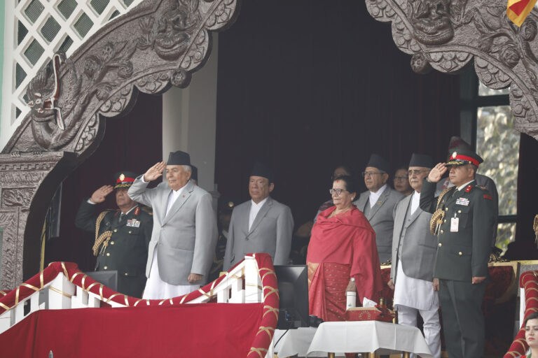 राष्ट्रपति, प्रधानमन्त्रीलयागत उच्चपदस्थ अधिकारीद्वारा घोडेजात्रा अवलोकन