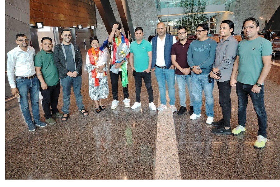 बृहत साँस्कृतिक कार्यक्रमको लागि चर्चित गायक डल्लाकोटि र बिस्वकर्मा कतारमा