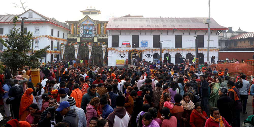 पशुपतिनाथमा भक्तजनको भीड, व्यवस्थित रूपमा दर्शन गर्न सकिने