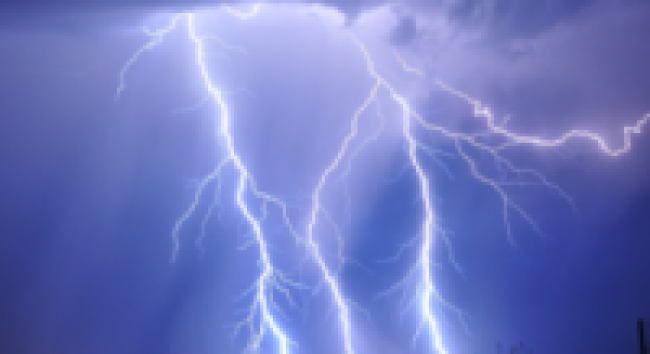 चट्याङ लागेर १२ जनाको मृत्यु