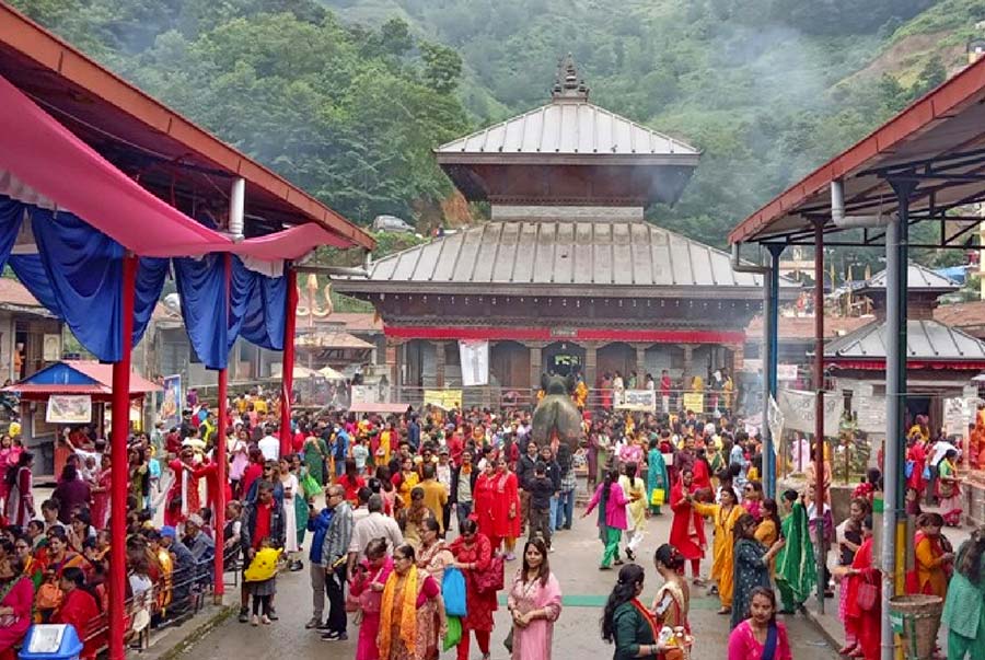डोलेश्वरका चारै ढोका खुल्ला