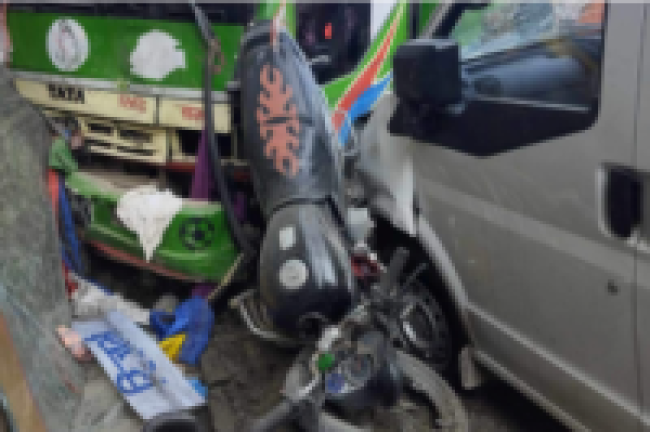 धादिङमा सवारी दुर्घटना हुँदा १७ जना घाइते