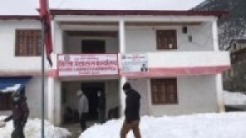 कर्मचारी अभवाले इलाका प्रशासन कार्यालय बन्द