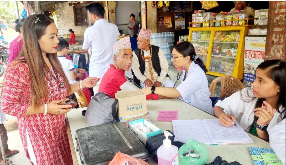 महाकुम्भमा कांग्रेसले राखेको हेल्थ डेस्कवाट महामन्त्री शर्मा र नेता केसी सहित ५ हजार बढीको  स्वास्थ  परिक्षण