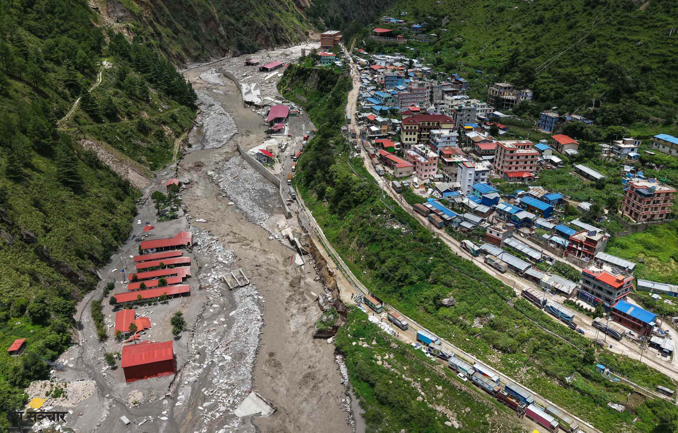 केरूङमा अलपत्र नेपालीलाई स्वदेश फर्काइँदै