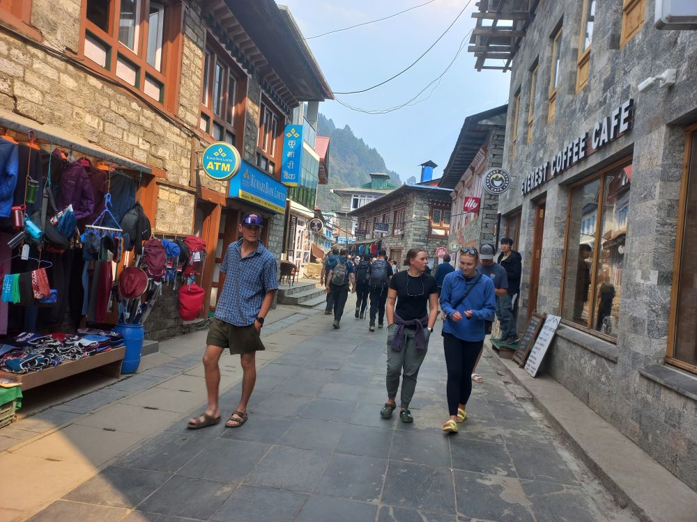 अप्रिलमा भित्रिए एक लाख १६ हजार विदेशी पर्यटक