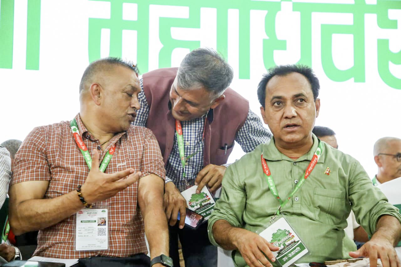 १५औं महाधिवेशनमा गगन थापाको राजनीतिक प्रतिवेदन : गल्ती स्वीकार्दै नयाँ दिशा तय गर्ने संकल्प