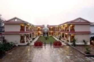 पर्यटकीय क्षेत्र सौराहाका होटल बन्द