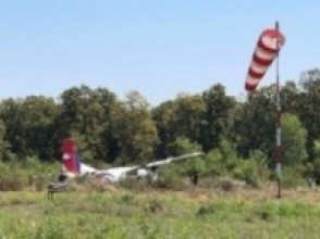 निगमको वाई-१२ जहाज नेपालगन्ज विमानस्थलमा दुर्घटना