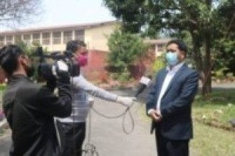 जानकारी दिँदै कानूनमन्त्री भण्डारी