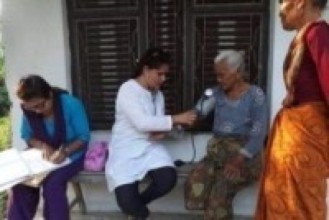 कैलालीमा घरमै पुगेर परीक्षण