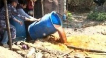 महोत्तरीमा १७ हजार लिटर अवैध मदिरा नष्ट