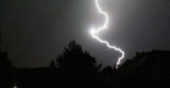 चट्याङले फेरि लियो ज्यान