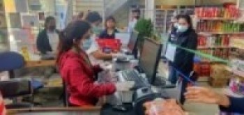 डिपार्टमेण्टल स्टोरमा उपभोक्ता