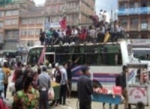 समस्यामा परेकालाई धमाधम गाउँ ल्याउँदै