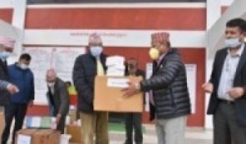 गृह जिल्ला गुल्मीमा परराष्ट्रमन्त्री ज्ञवालीले पठाए स्वास्थ्य सामग्री