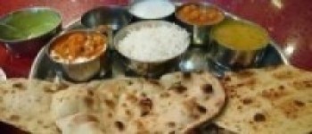 वडावासीको पेट भर्दै वडाध्यक्ष लामा, दैनिक एक हजारलाई खाना