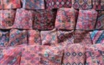 महिलाको आकर्षण बढ्यो ढाका बुनाइमा