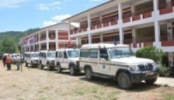 टीकापुर अस्पताल स्वास्थ्य सेवामा एम्बुलेन्स थपिँदै