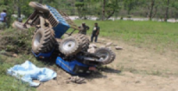 कालिदमारमा ट्र्याक्टर दुर्घटना :  तीन जनाको मृत्यु, दुई घाइते