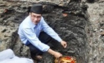 ३१८ वर्ष पुरानो आगँछेँ पुनः निर्माणको शिलान्यास   