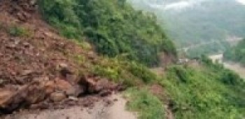 पहिराले भीमफेदी–कुलेखानी सडक अवरुद्ध