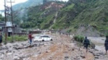 बिपी र मध्यपहाडी राजमार्ग अवरुद्ध