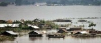 बङ्गलादेशको राजधानीमा भारी वर्षा, होचो स्थानका बस्तीमा डुबान