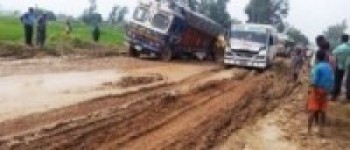 सञ्चालन भएनन् महोत्तरीका अवरुद्ध सडकखण्ड