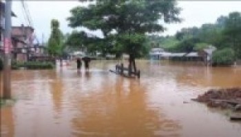 डुब्यो तुम्लिङटार, तीन घर भत्किए