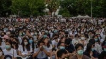 थाइल्याण्डको सरकारका विरुद्ध हजारौँको प्रदर्शन