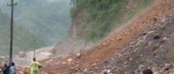 सुख्खा पहिरो खस्दा सडक अवरुद्ध   