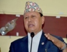 पूर्व मन्त्री बस्नेतले अभिभावक गुमाएकालाई निःशुल्क शिक्षाको व्यवस्था गरिदिने