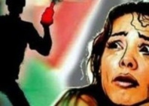 तेजाब पीडितलाई आर्थिक सहयोग