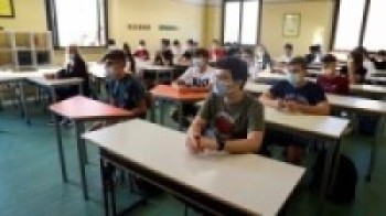 इटलीको कोरोनाबाट अति प्रभावित क्षेत्रमा सात महिनापछि विद्यालयहरु सूचारु