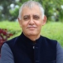 महामन्त्री डा कोइरालाको आइसियुमा राखेर उपचार