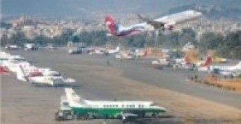 कोभिड कहर : हवाई यात्रु घटे