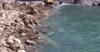 नदी कटानका कारण साँघुरिँदै बस्ती :जग्गा छैन तर कर तिर्दैछन् स्थानीयवासी