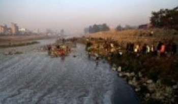 तीनकुनेको पूर्वी किनारमा ४०७ औँ हप्ताको वाग्मती सफाइ