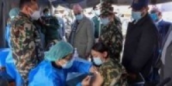 कोभिड–१९ विरुद्ध खोप अभियान : दीर्घरोगी र अशक्त ज्येष्ठ नागरिकलाई घरमै पुगेर लगाइने