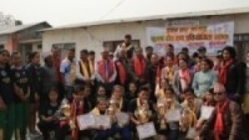 खुल्ला दौडको महिला तर्फको उपाधि भेनस नेसनल कलेजकी रजनी श्रेष्ठलाई